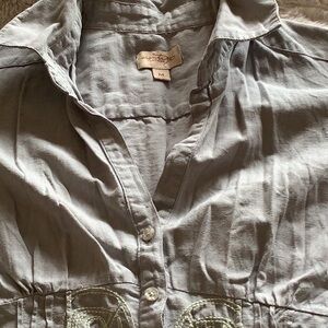 Aventura women’s Embroidered Shirt